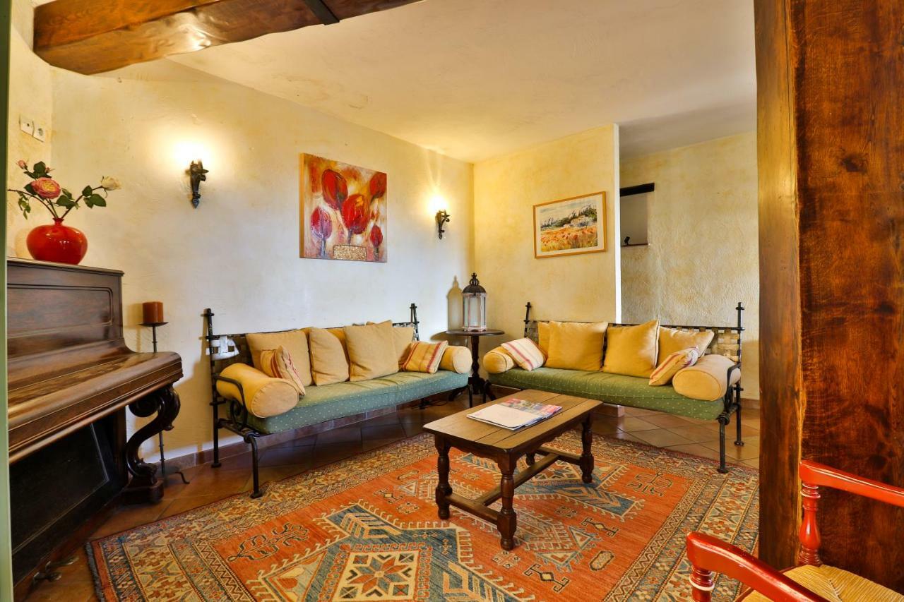 L'Estirado Des Adrets Hotel Les Adrets-de-l'Esterel Bagian luar foto
